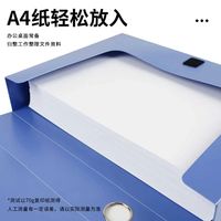 娃的画越攒越多，这个A4档案盒成了她的收藏角