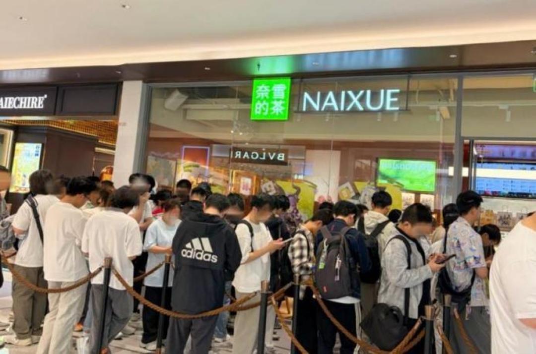 游戏周边的新战场：奶茶店、汉堡店和长城脚下