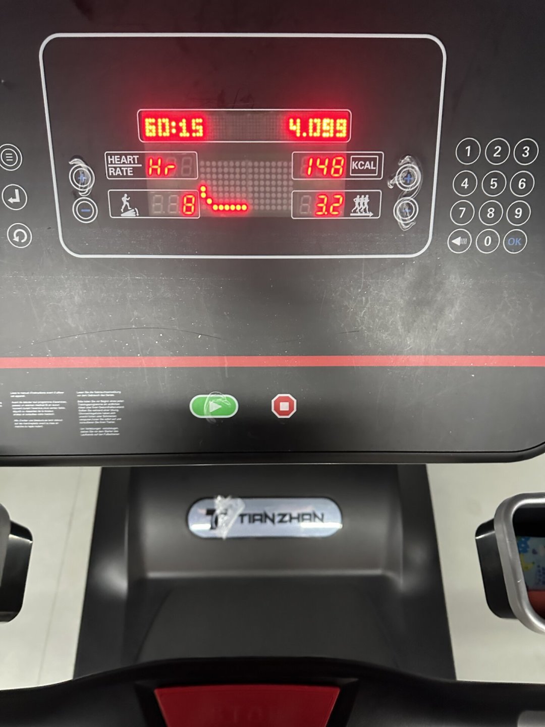 150公斤的健美运动员,走20米就喘:肌肉和心肺,从来是两套系统