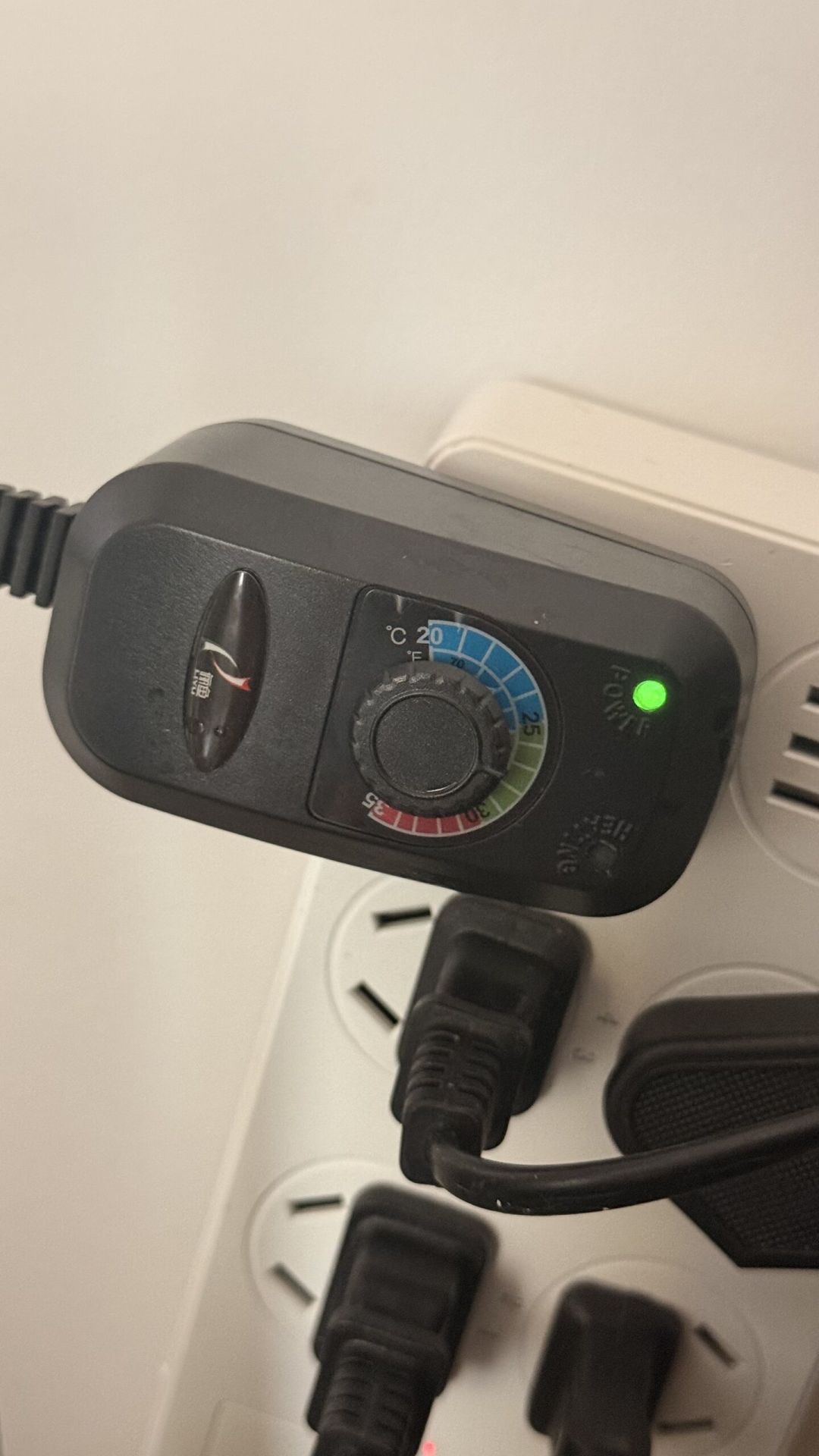 寒潮前把尼特利智能缸的温度账算清:屏幕显示25℃,真实水温可能已经27℃