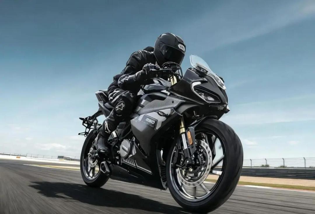 26款GSX250R换代了，可178公斤没改