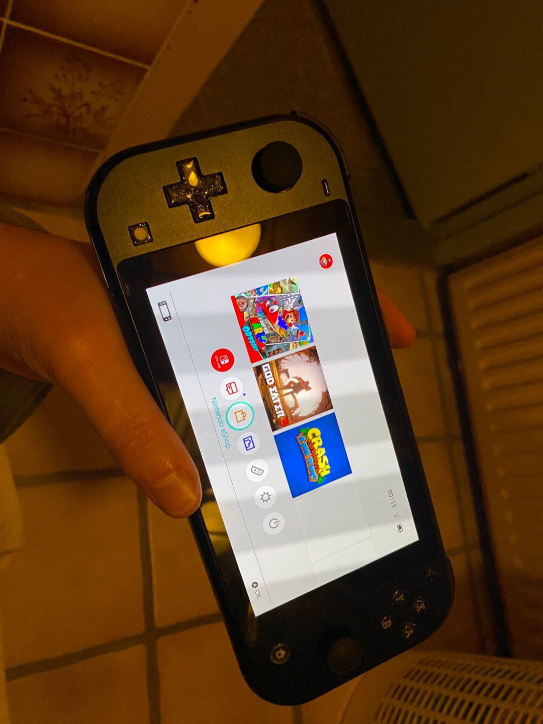花屏的 Switch Lite,成了 288 元满改套餐的入口