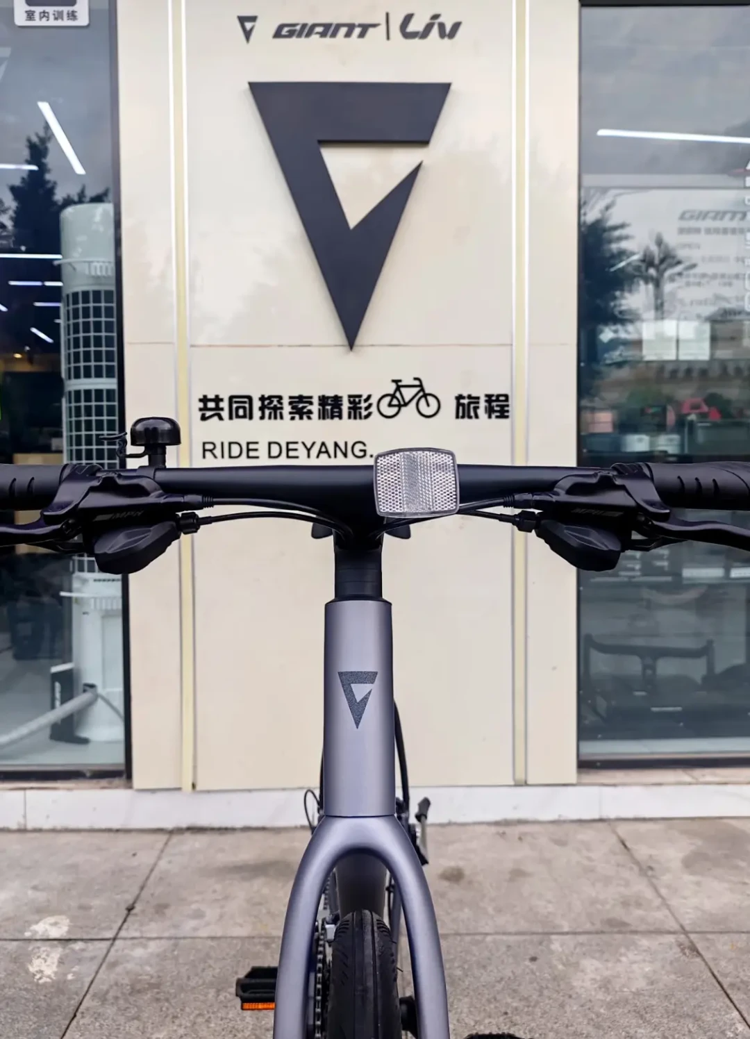 知乎211万浏览说平把公路火不起来,捷安特Escape却一边成交一边断码:双11通勤党先把这对矛盾拆开