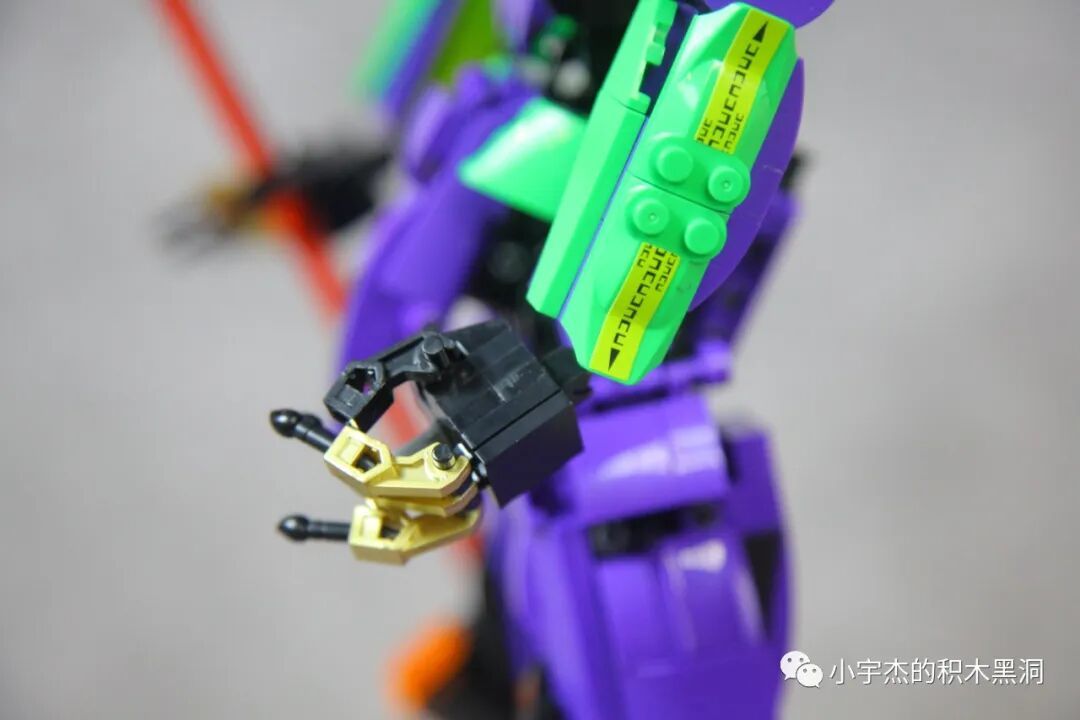 【小雨姐评测】K盒子 V5013 B级机甲 EVA初音战士DJ-Rambo Man-01