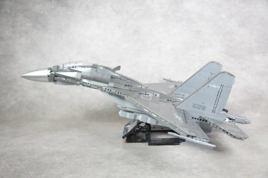 【小雨姐评测】奇妙积木23036 歼-16D电子攻击机 1:29J-16D Electronic Attack Aircraft