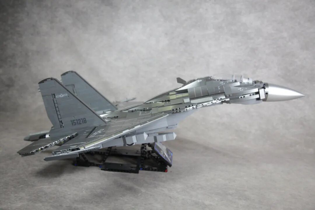 【小雨姐评测】奇妙积木23036 歼-16D电子攻击机 1:29J-16D Electronic Attack Aircraft