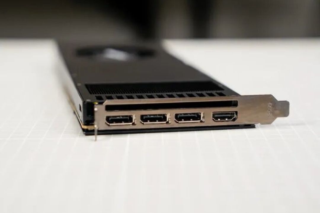 单槽涡轮一箱5张组80G显存玩大模型 映众RTX 5060Ti PRO 16GB显卡多卡评测