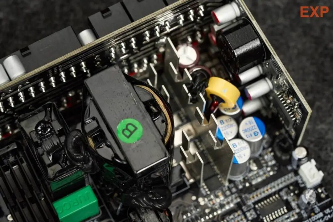 几何未来alpha 1000电源评测：颜值优先级产品，电气性能不拖后腿