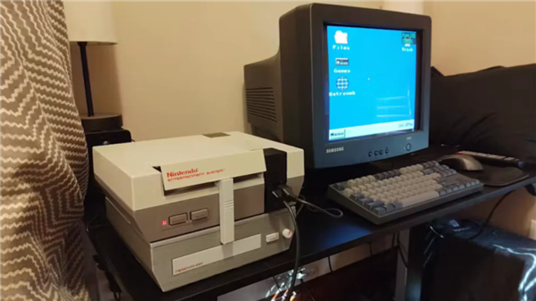 不用再翻出老主机了!网友把1985年的NES跑成了电脑:能玩Doom