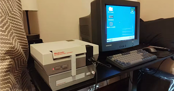 不用再翻出老主机了！网友把1985年的NES跑成了电脑：能玩Doom