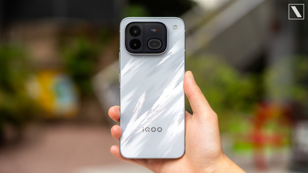 iQOO Neo 12 发布：继独显和散热风扇之后，185Hz 屏幕会成为新标配？