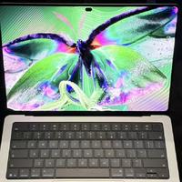 触屏MacBook Pro首发：哪些场景真能用触屏，哪些还是得靠键盘？
