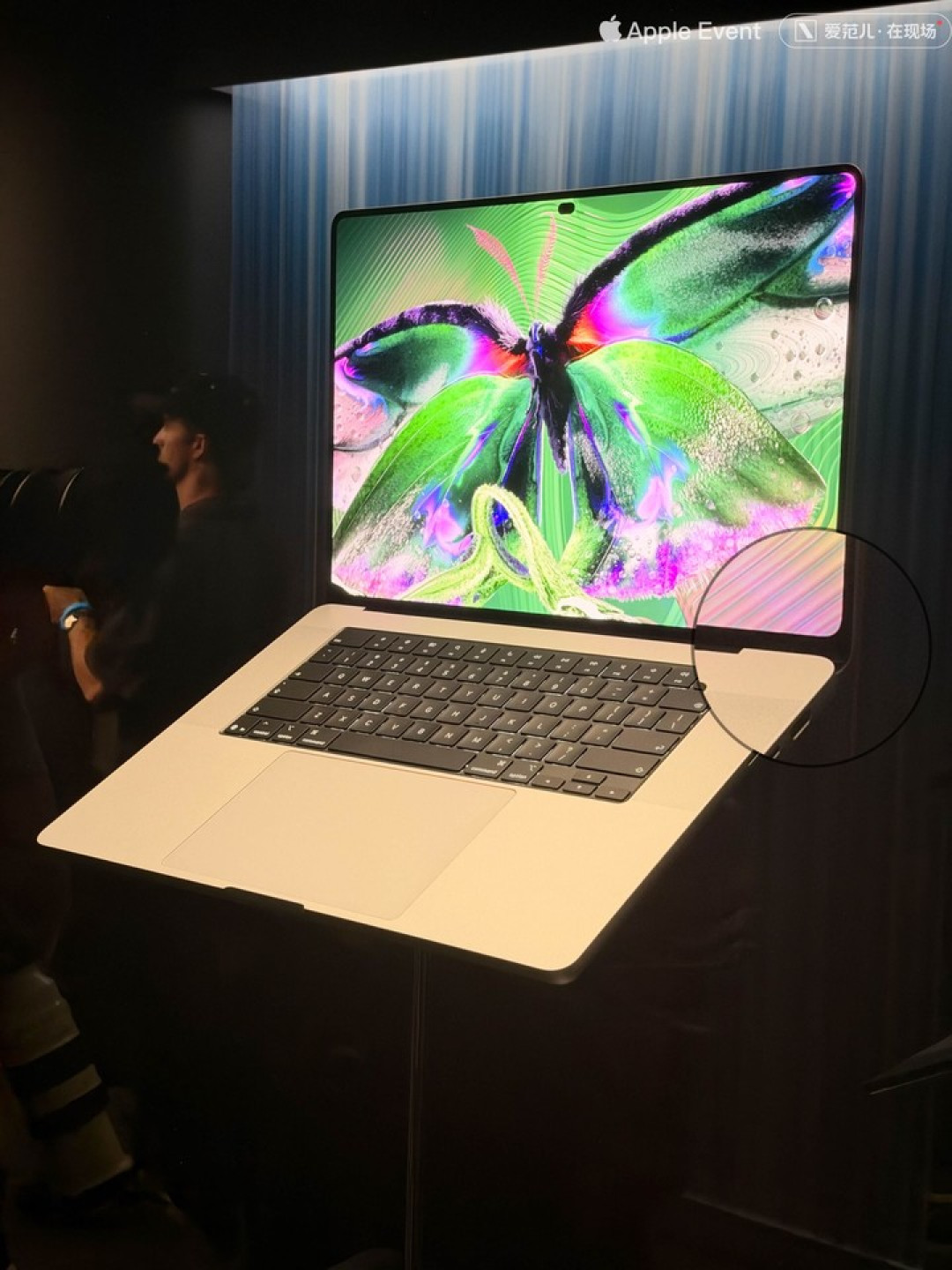 顶配 11.26 万!触屏 MacBook Pro 终于来了,乔布斯可能有话说