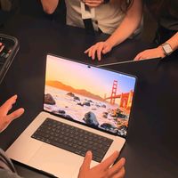 触屏 MacBook Pro 最佳观赏视角