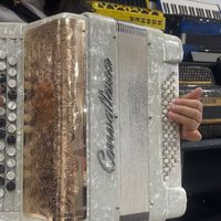 那台考完十级就再没碰过的手风琴，正在B站被拉成207万播放
