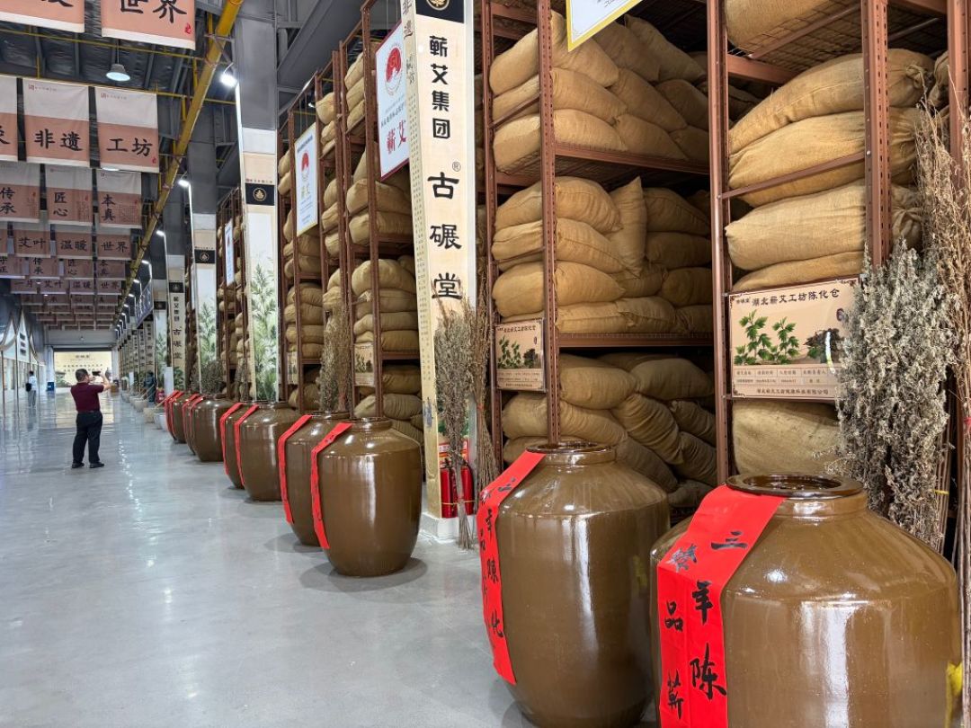 「非经期出血，男友嫌晦气要点艾草」刷屏2.4万赞：身体的账先分诊，关系的账再看清