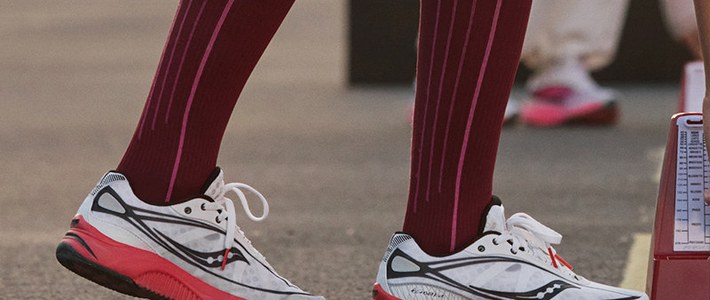 索康尼KINVARA 1：一双“故意做旧”的薄底鞋