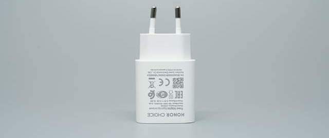 小功率电源依然刚需！荣耀亲选15W IoT专用充电器拆解