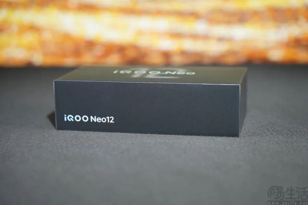 iQOO Neo12首测：风扇+大电池，重塑系列定位