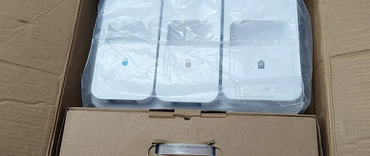 咸鱼大量流出一折多大牌扫地机器人，带自清洁基站，自动加清洁液