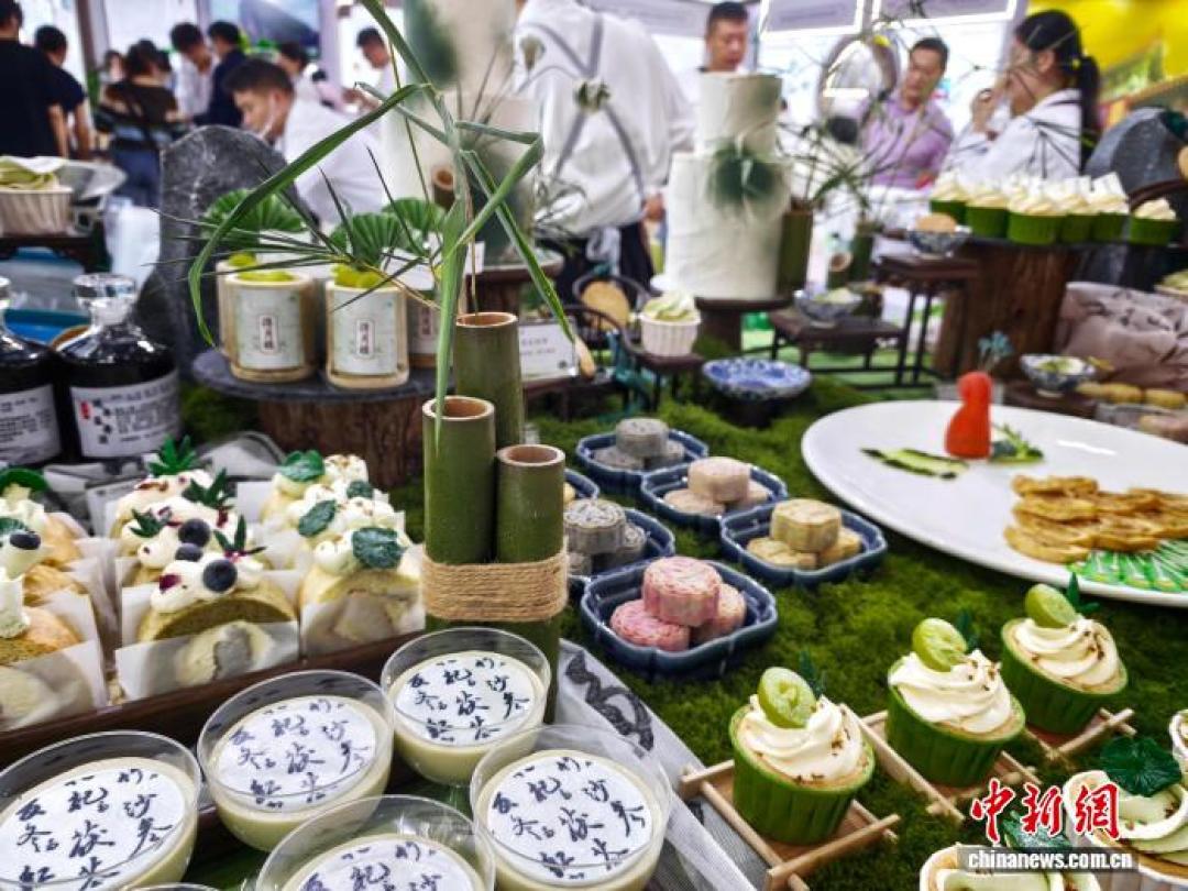 中药奶茶挤进医院、养生水摆上货架：入冬第一杯前，先看清瓶身三个数