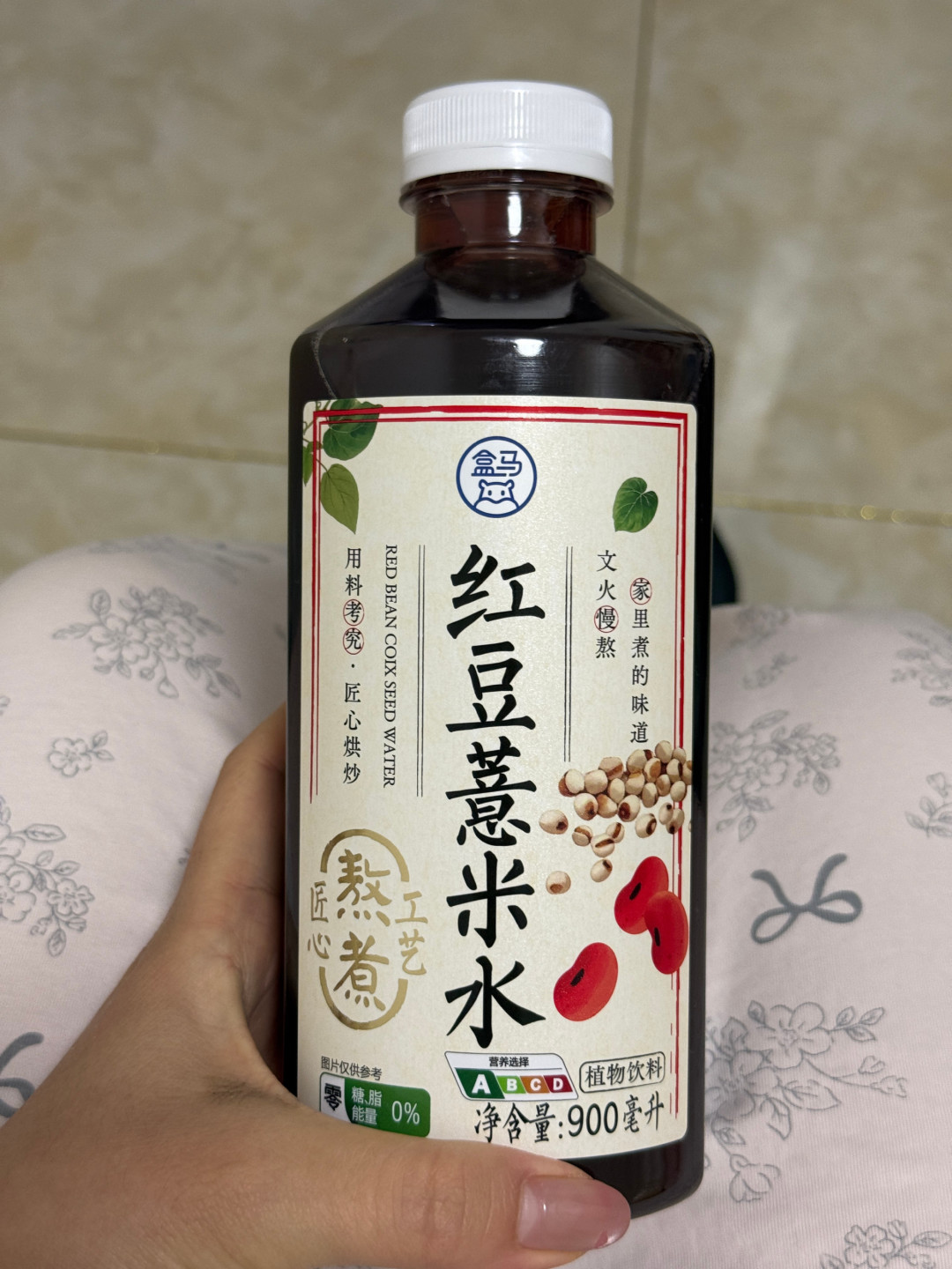 中药奶茶挤进医院、养生水摆上货架：入冬第一杯前，先看清瓶身三个数