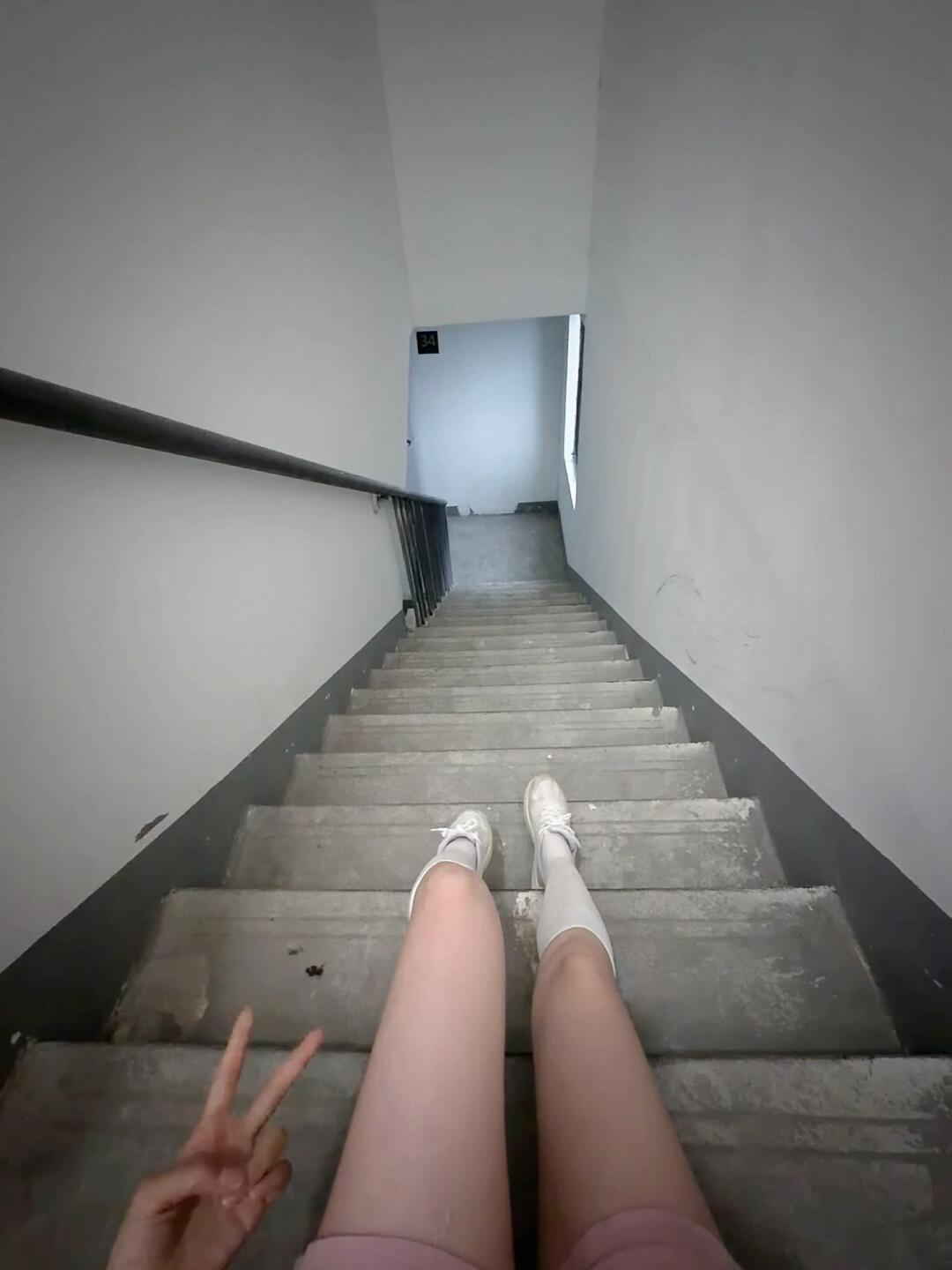 每天8000步爬三楼还喘:40岁的你缺的不是步数,是强度