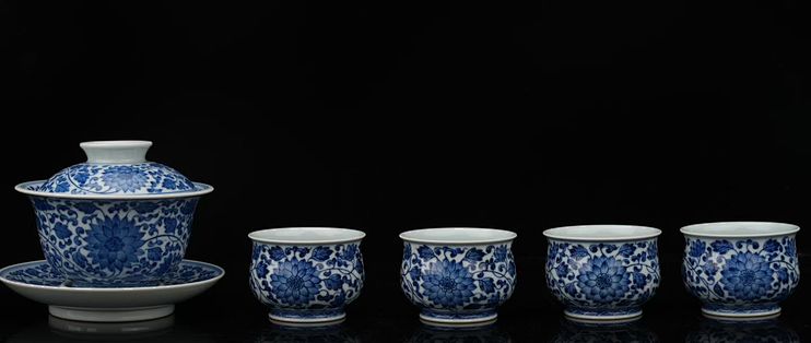 直播间888的"明代青花"和拍场千万差在哪：入门买瓷先算这三笔价
