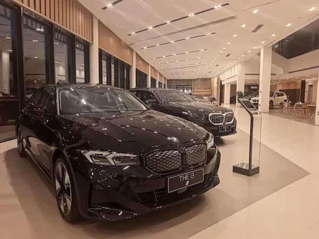 宝马把智驾“大脑”换了：新世代i3价格揭晓前，抄底现款还是再等5个月，先算三张账