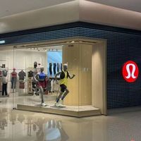 紧身裤跌了20%，Scuba还在抢：lululemon 现在卖的到底是什么