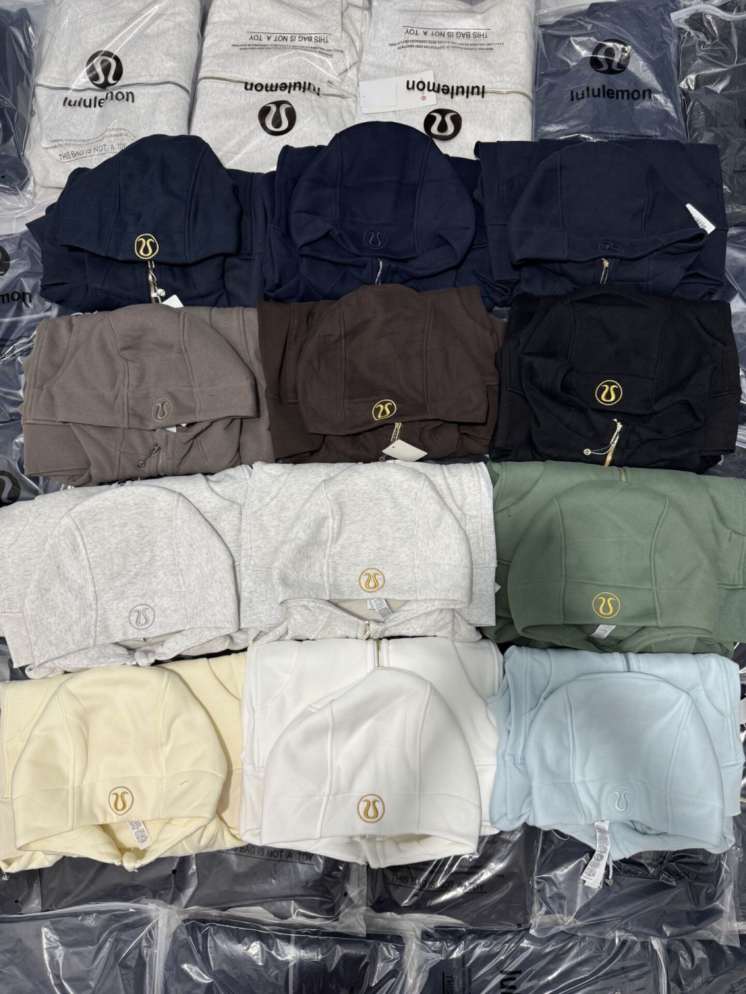 紧身裤跌了20%,Scuba还在抢:lululemon 现在卖的到底是什么