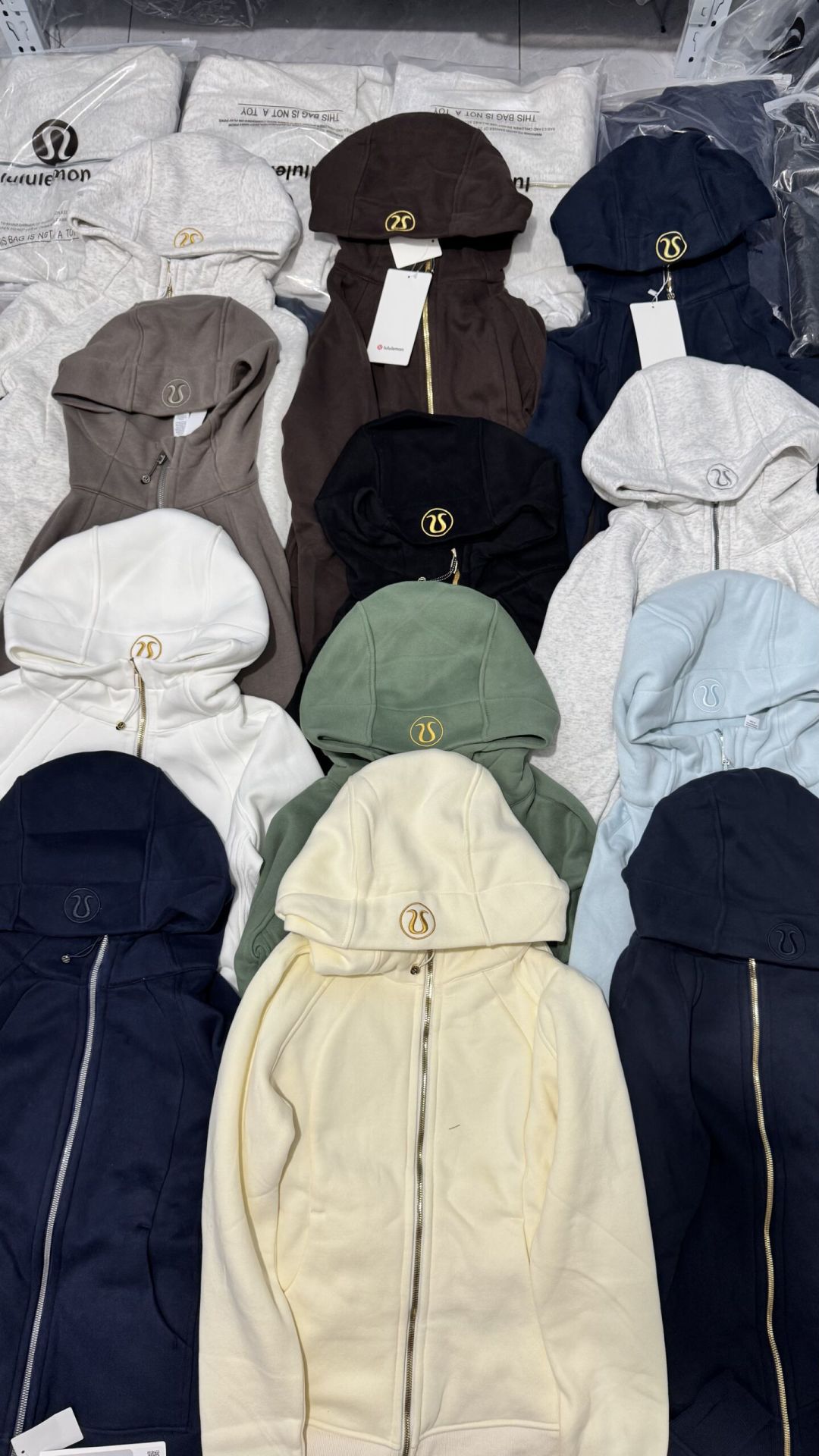 紧身裤跌了20%,Scuba还在抢:lululemon 现在卖的到底是什么