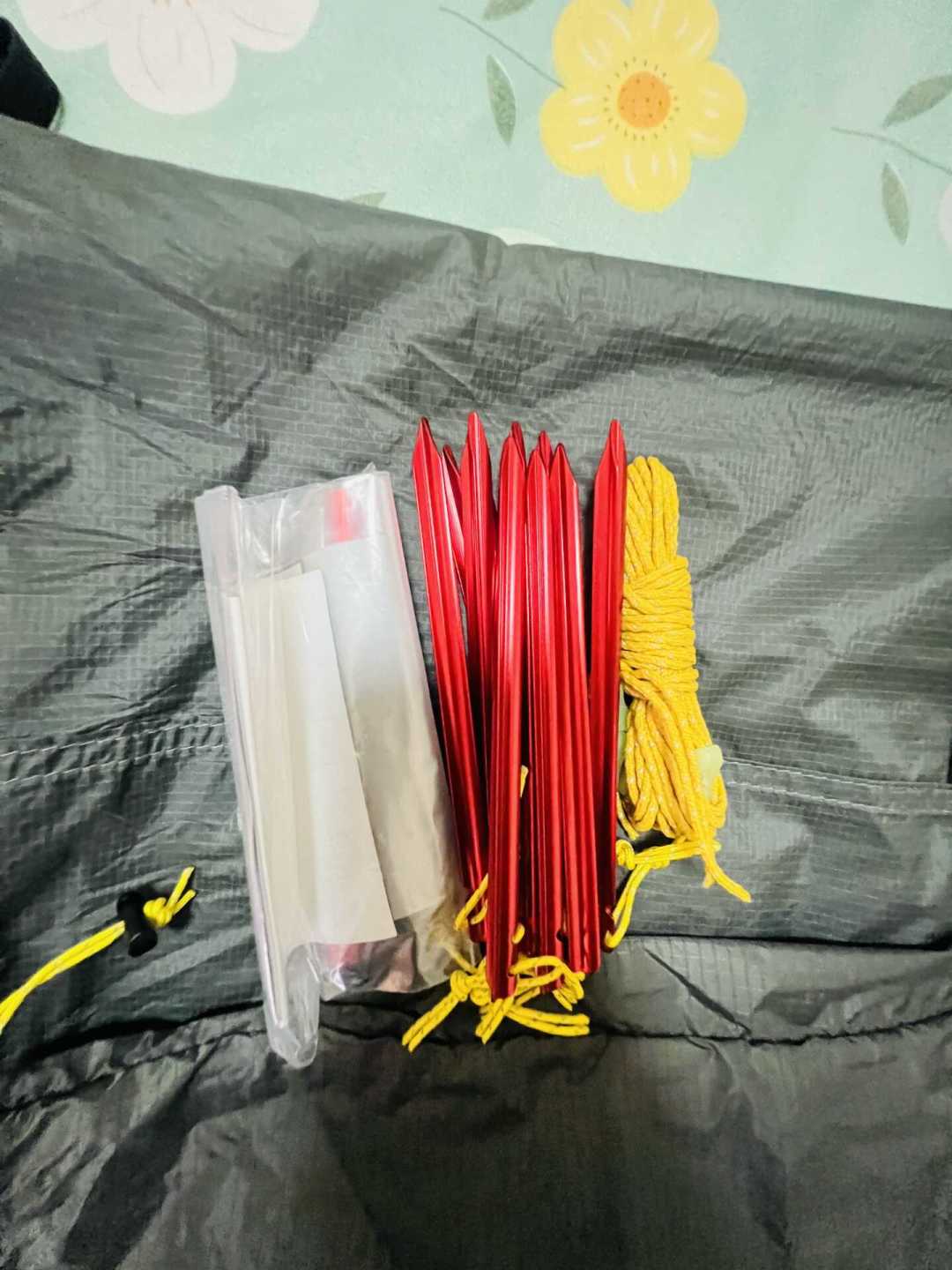 半夜被一滴水砸醒,先别骂漏:帐篷里的水可能是你呼出来的
