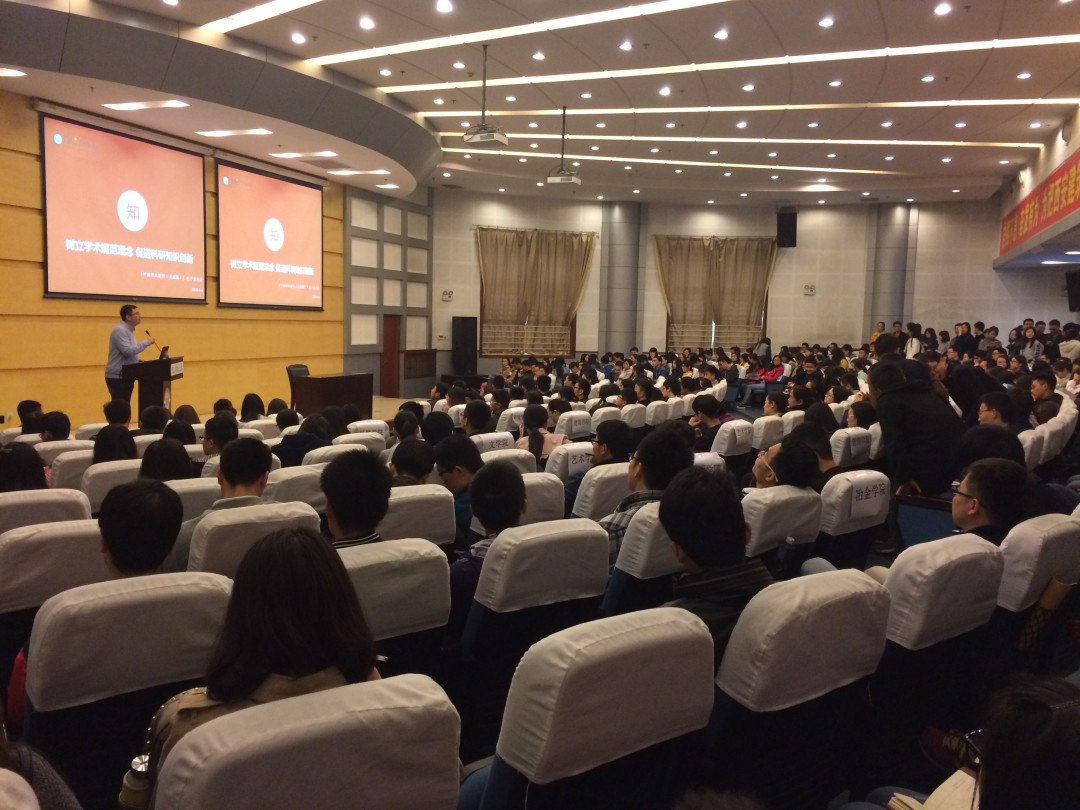 菲尔兹奖得主不批作业了，交了就得分：722份AI数学手稿里，一个正负号让三篇论文撤回