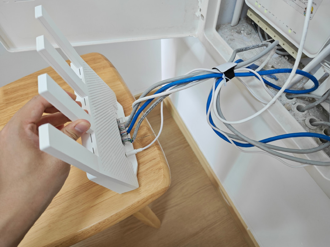 新路由器到家,先关掉光猫的WiFi:它弱、发热,还在同频干扰