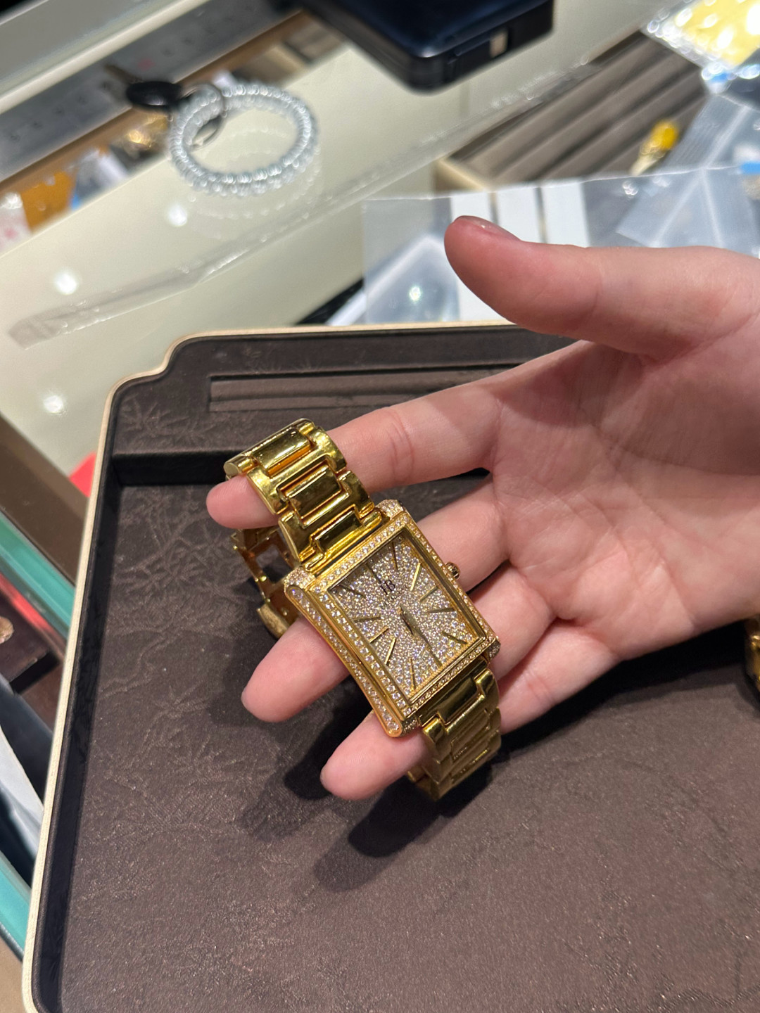 把欧米茄熔了卖金的人,现在怎么样了?金表三笔账要重算