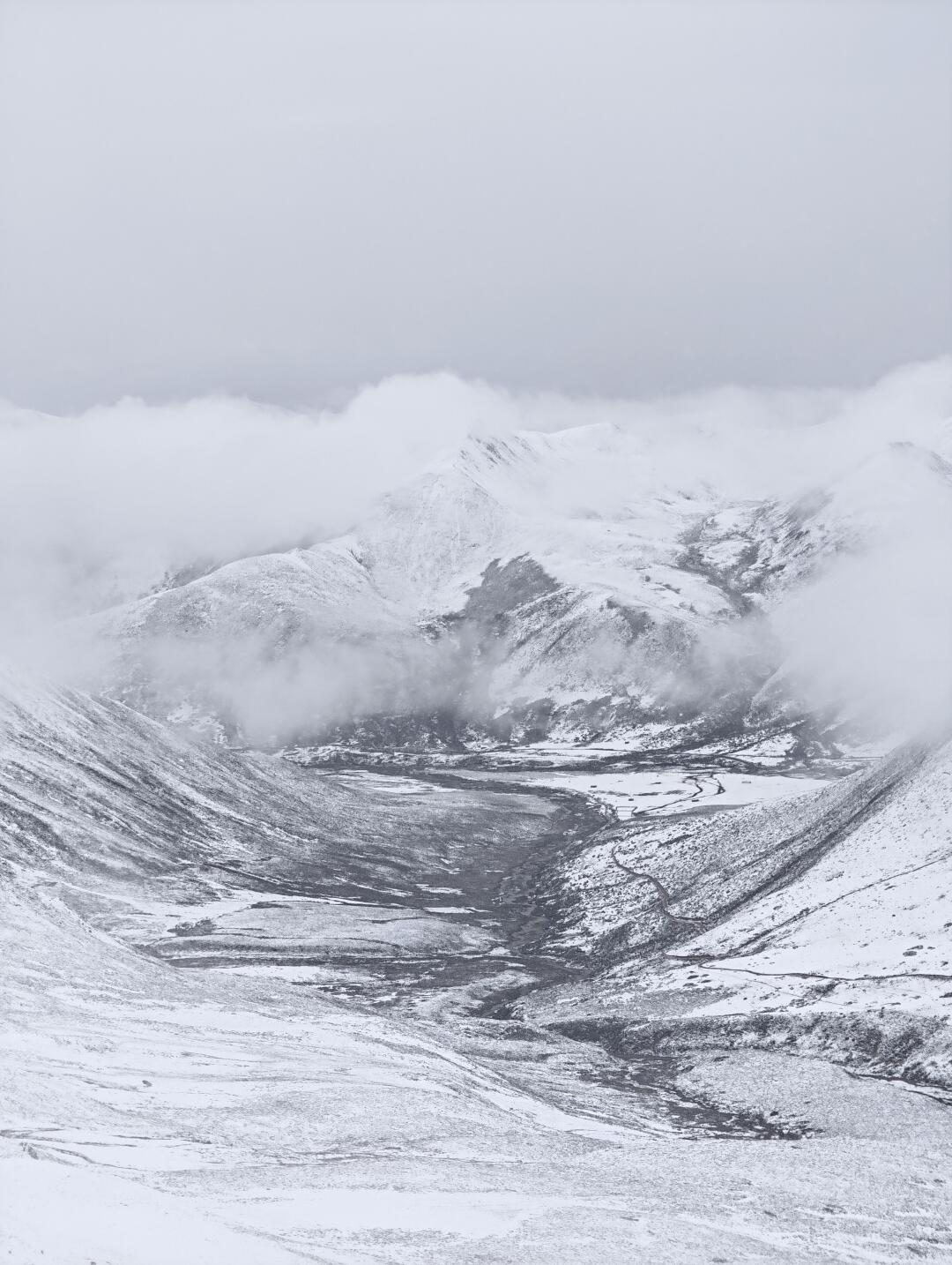 暴雪撤回复日照金山：贡嘎大环季末末班车，先对这4个数字