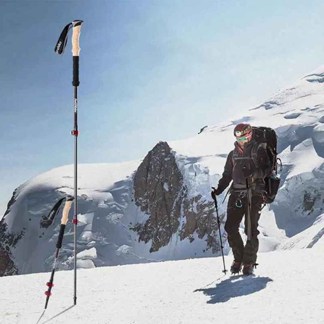 雪地拔杖断成两截，266条评论吵翻：双11买登山杖，先看锁扣，再谈碳还是铝