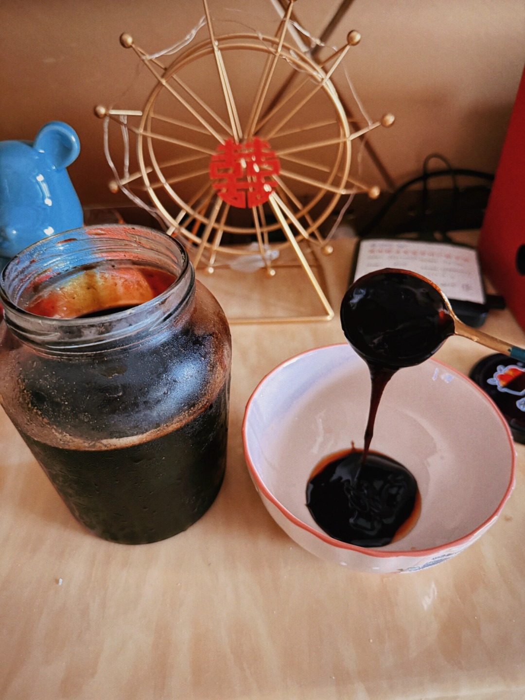 医院里要辨证开的膏方，网上几十块一罐也在卖：秋冬买膏，先分清“药”和“补品”