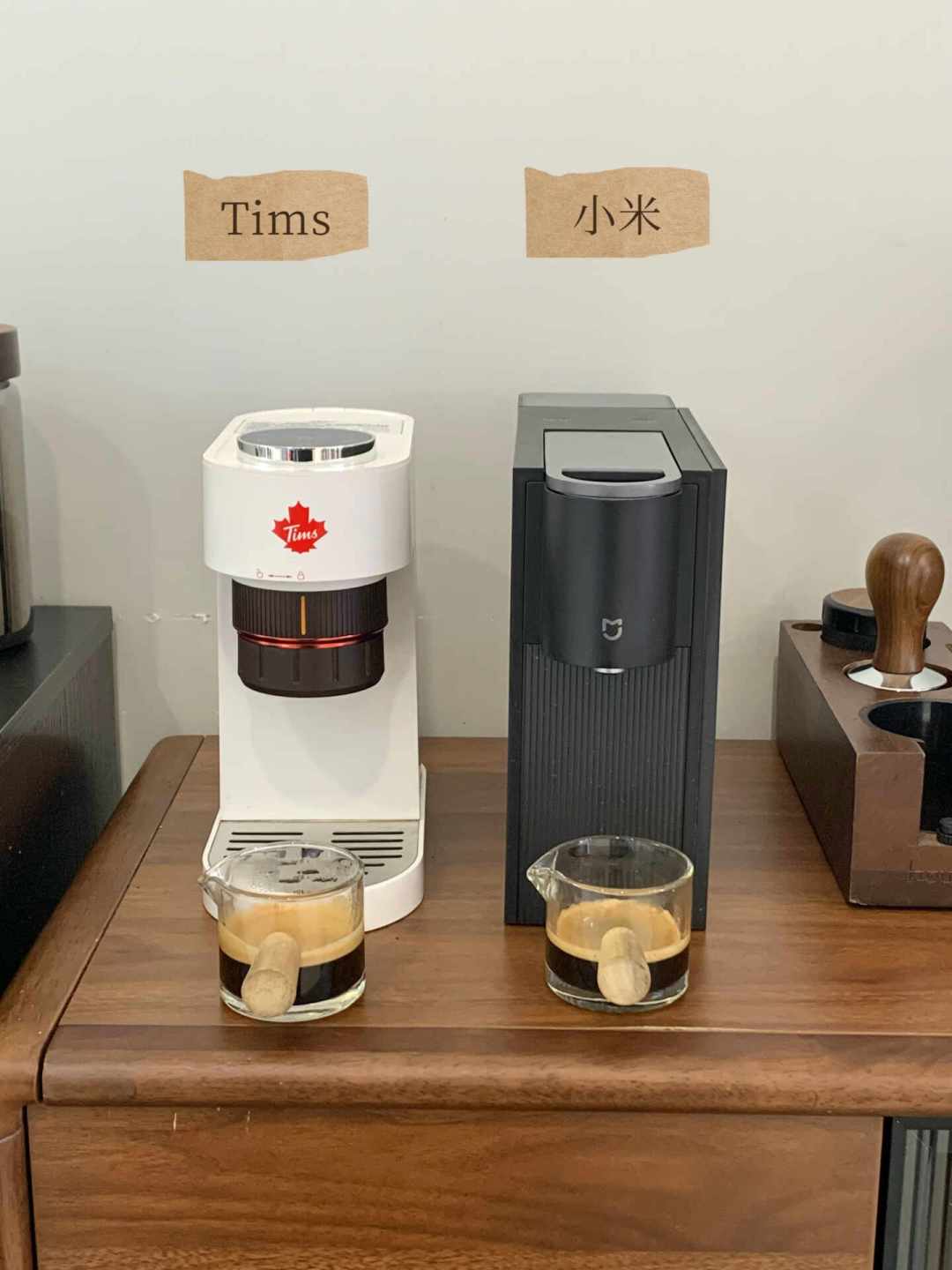 双11想给第一台胶囊机付定金？翻完6篇纠结帖的1400条评论，机主们吵的不是味道，是克数、钱数和清洁量