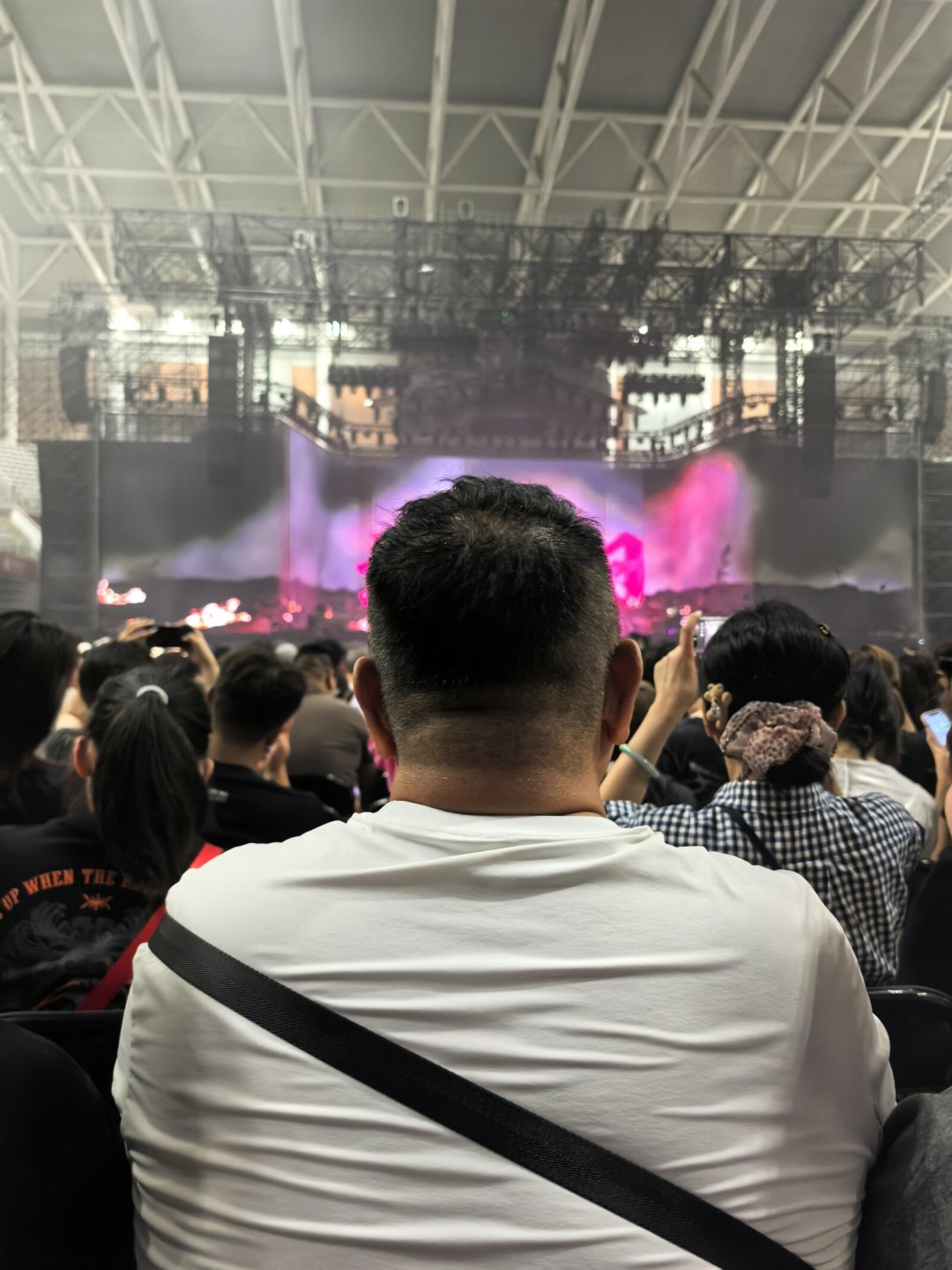 胡彦斌重庆开唱前一周票价打折:歌王巡演票不好卖,路人350元捡漏是真香还是坑?