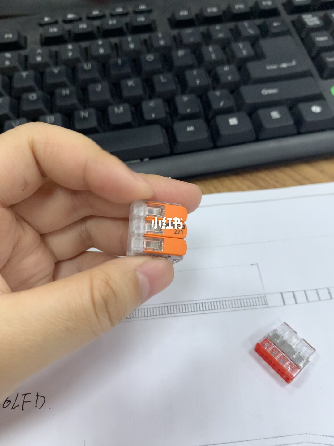 万可直插端子插进去就没有回头路：业务员推的2273/2773，下单前先看这3件事