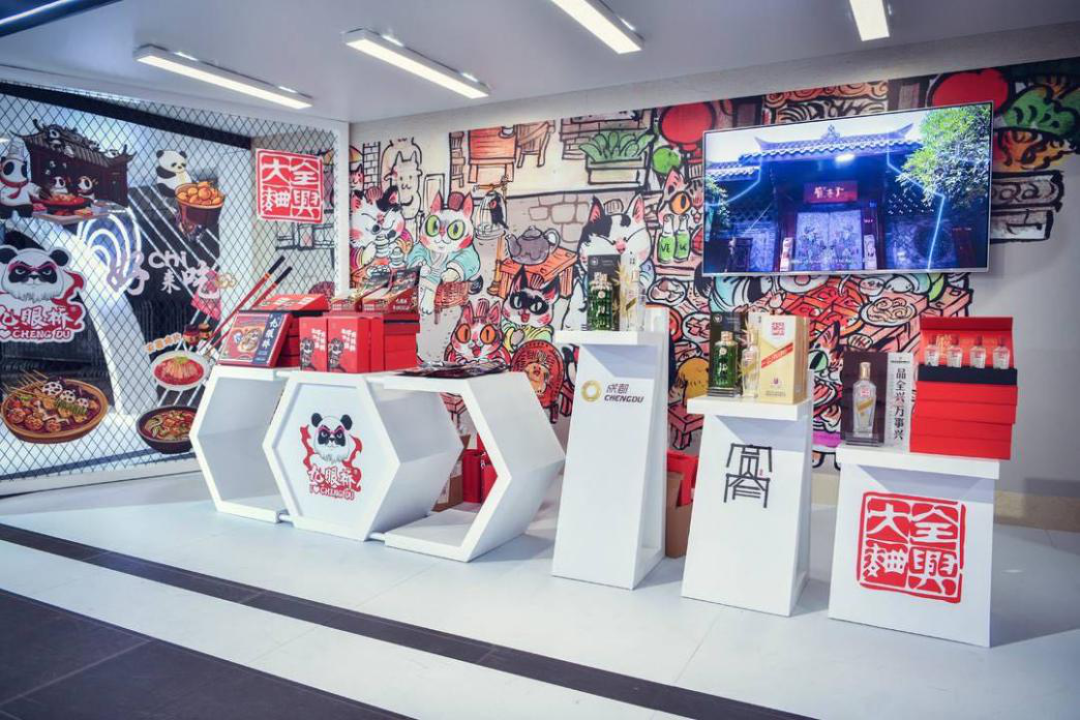 家里翻出三角瓶全兴，先别急着叫收酒的：150还是700，差价都写在这四道杠上