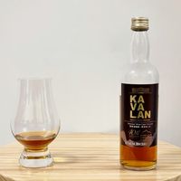 别把它当40年:噶玛兰"拉菲桶"纪念酒正被排队开瓶