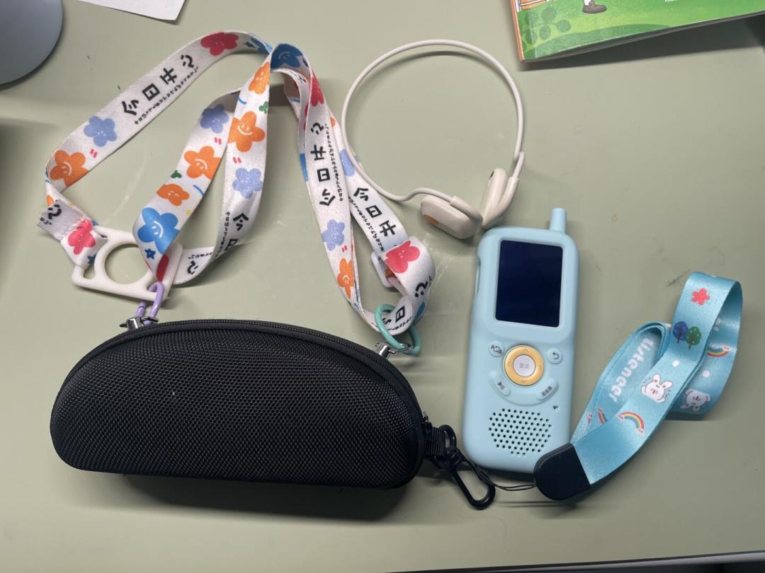 “不还是个MP3吗”？翻完倾听者差评帖725条评论和10篇平替实测，我把400块的溢价拆成三本账