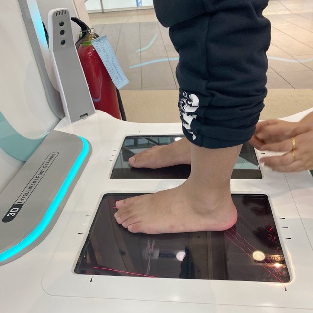 鞋头窄还是智商税？一张湿脚印，看出江博士适不适合娃
