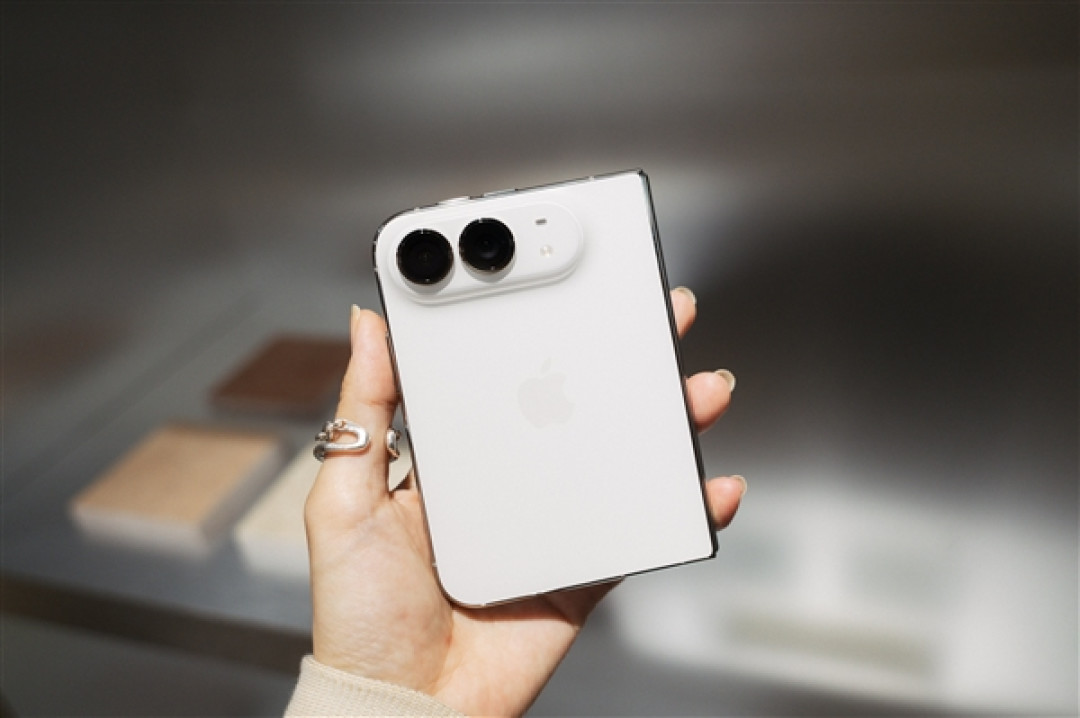 首销期卖出近20万台!iPhone Duo在阔折叠阵营一骑绝尘