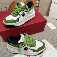 Valentino白绿铆钉板鞋实测分享
