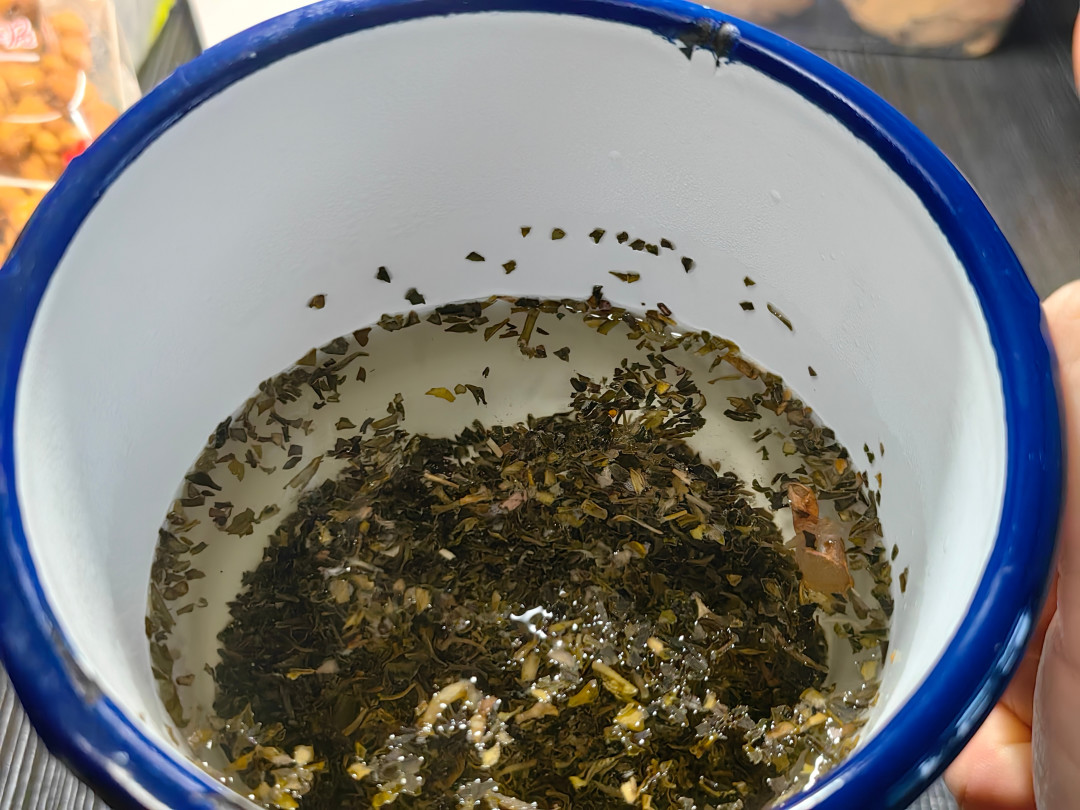 张一元高碎开抢:60块一斤的碎茶,有人排队,有人喝一口就后悔