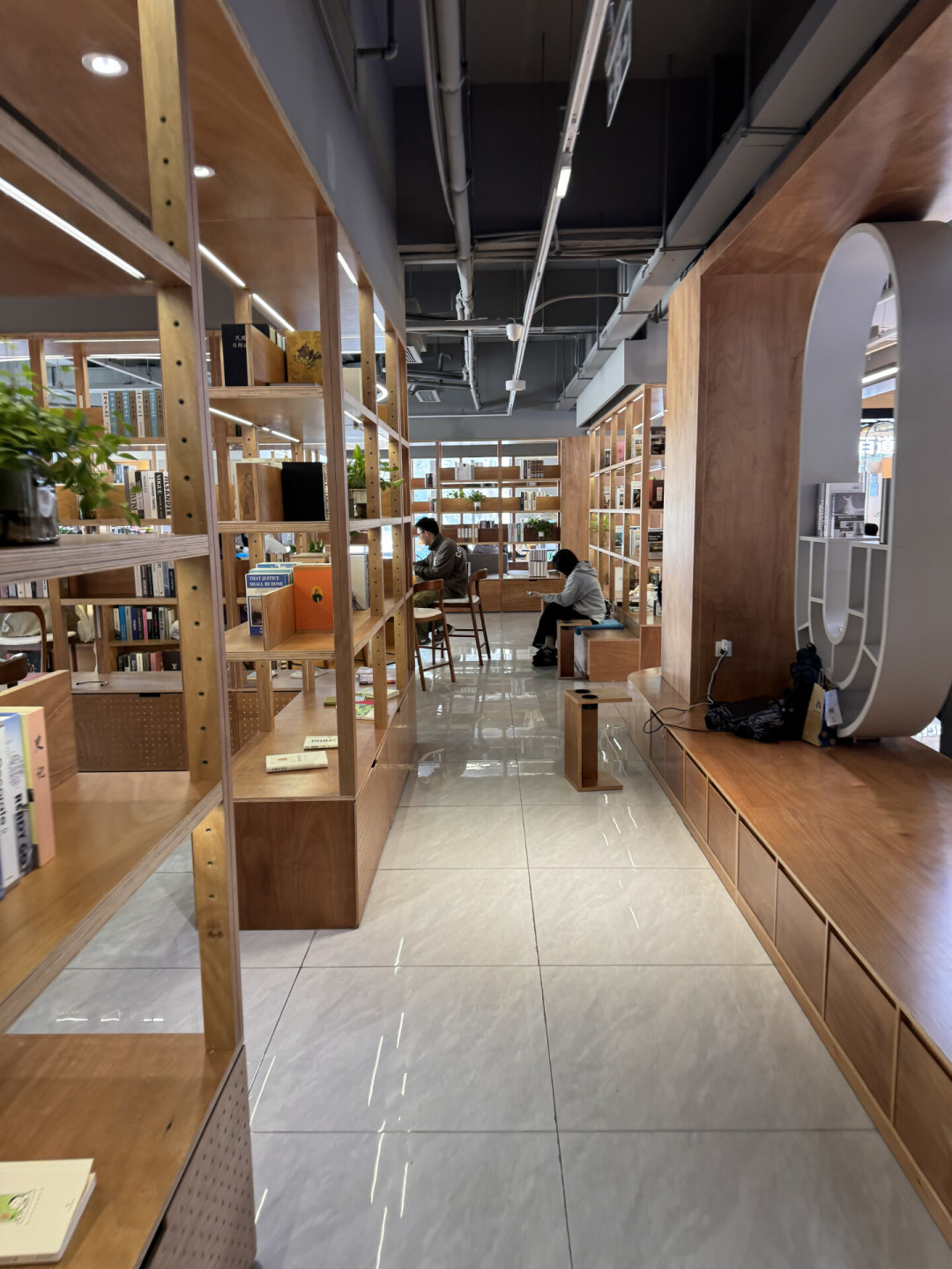 长沙在发告别帖，广深同开五店：拉瓦萨的“口碑两本账”与200家门店的换仓游戏，这样点不踩坑